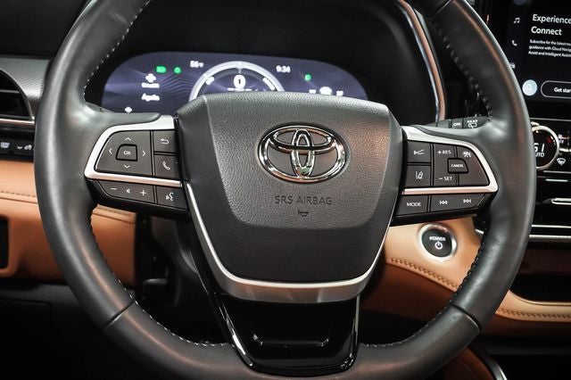 2024 Toyota Highlander Hybrid Platinum