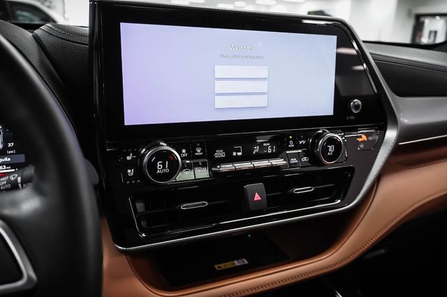 2024 Toyota Highlander Hybrid Platinum