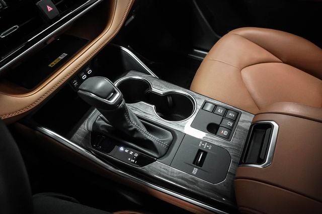 2024 Toyota Highlander Hybrid Platinum