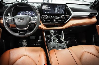 2024 Toyota Highlander Hybrid Platinum