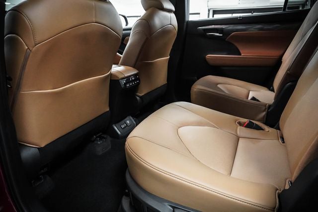 2024 Toyota Highlander Hybrid Platinum