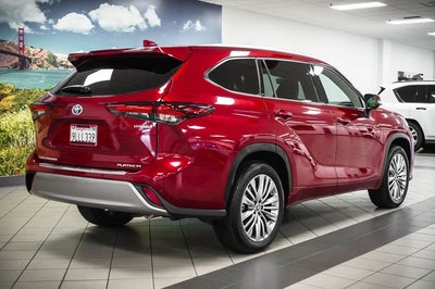 2024 Toyota Highlander Hybrid Platinum
