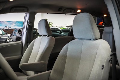 2014 Toyota Sienna LE