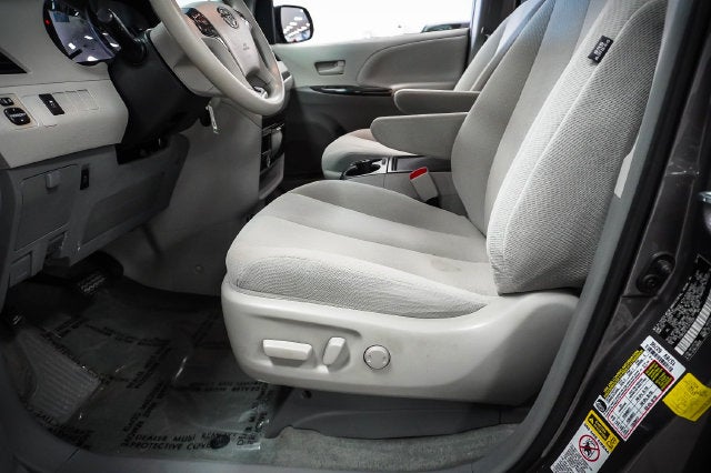 2014 Toyota Sienna LE