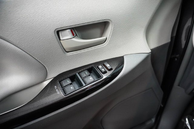 2014 Toyota Sienna LE