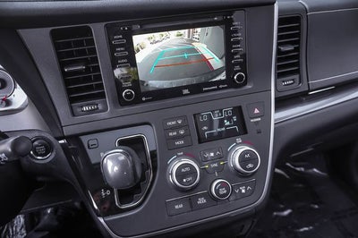2020 Toyota Sienna SE Premium