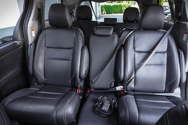 2020 Toyota Sienna SE Premium