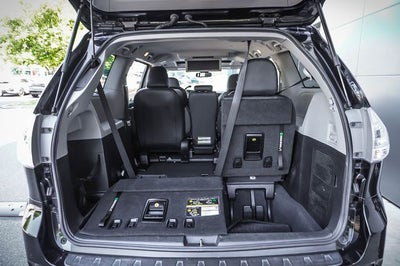 2020 Toyota Sienna SE Premium