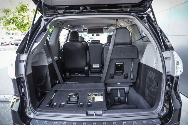 2020 Toyota Sienna SE Premium