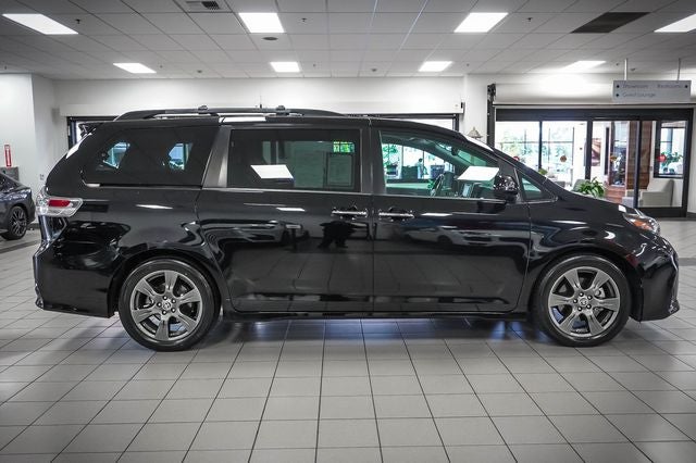 2020 Toyota Sienna SE Premium