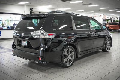 2020 Toyota Sienna SE Premium