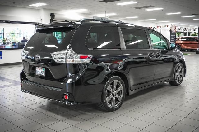 2020 Toyota Sienna SE Premium
