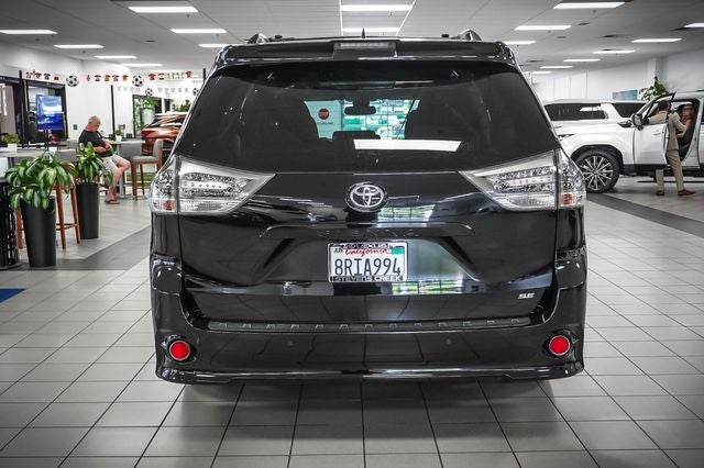 2020 Toyota Sienna SE Premium