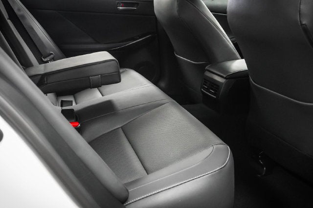 2025 Lexus IS 300