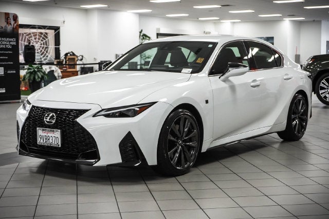 2025 Lexus IS 300