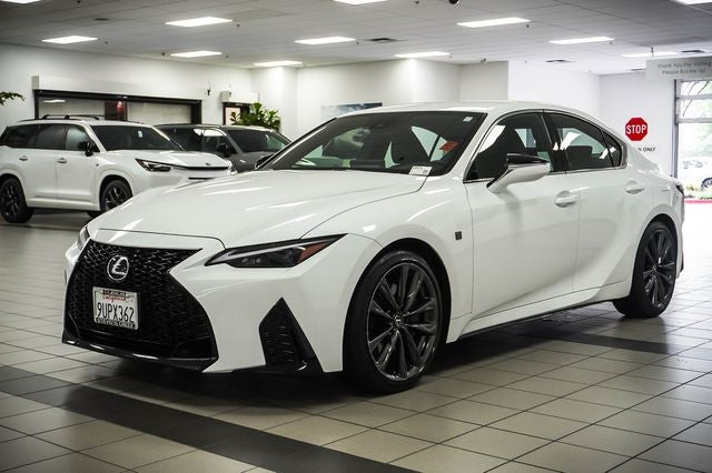 2025 Lexus IS 300 F SPORT DESIGN