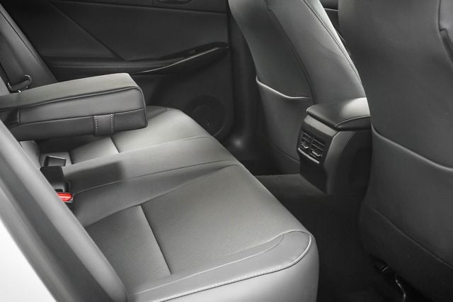 2025 Lexus IS 300 F SPORT DESIGN