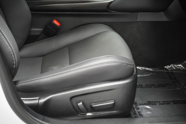 2025 Lexus IS 300 F SPORT DESIGN