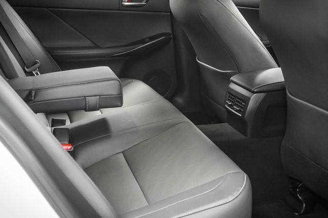 2025 Lexus IS 300 F SPORT DESIGN