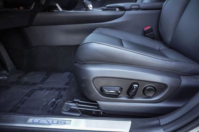 2025 Lexus UX 300h