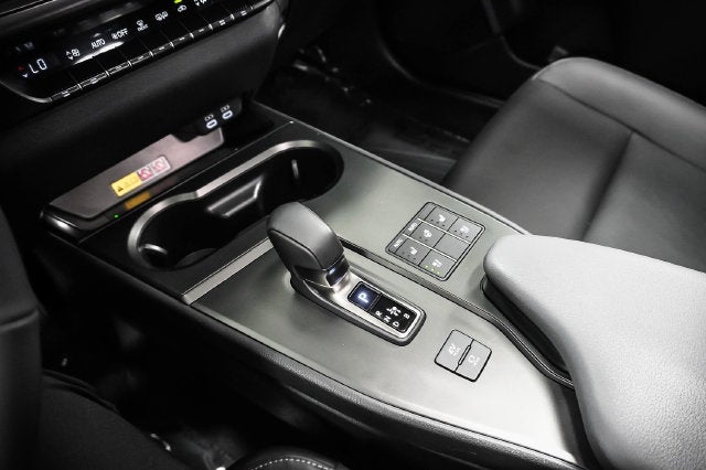 2025 Lexus UX 300h Premium