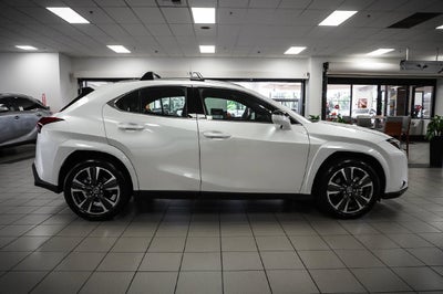 2025 Lexus UX 300h Premium