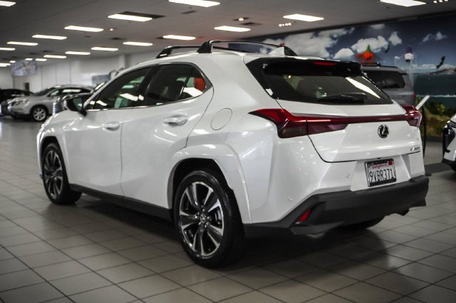 2025 Lexus UX 300h Premium