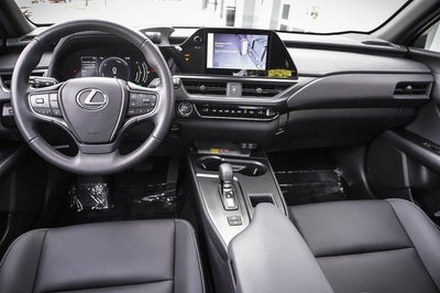 2025 Lexus UX 300h