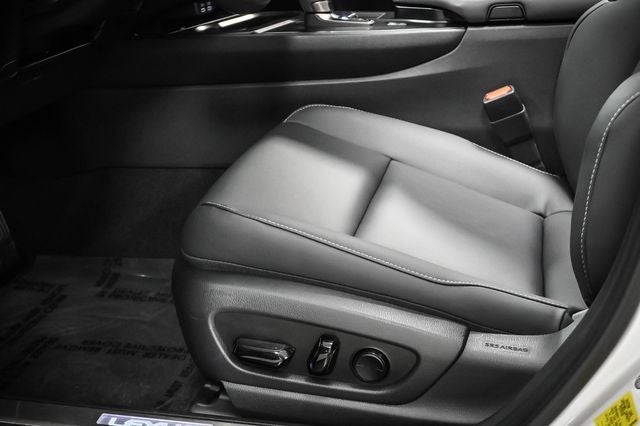 2025 Lexus UX 300h