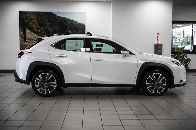 2025 Lexus UX 300h