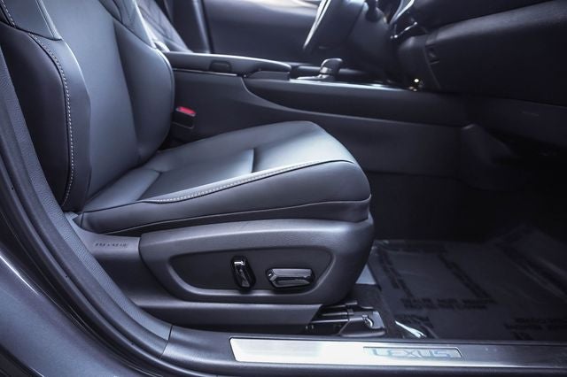 2025 Lexus UX 300h