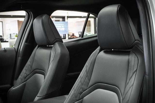 2025 Lexus UX 300h