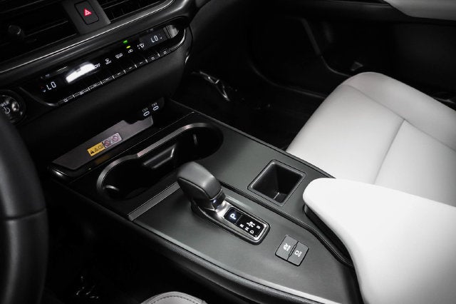 2025 Lexus UX 300h