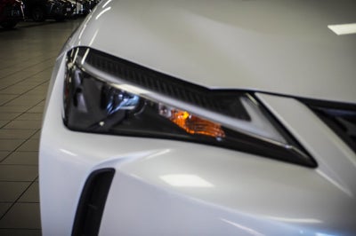 2025 Lexus UX 300h Premium