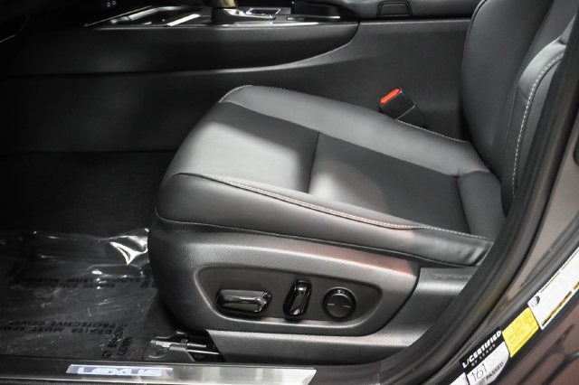 2025 Lexus UX 300h