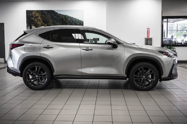 2026 Lexus NX 450h+ Luxury