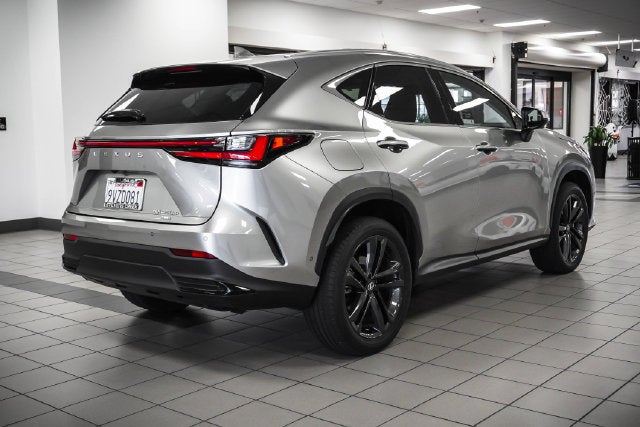2026 Lexus NX 450h+ Luxury