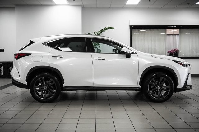 2025 Lexus NX 450h+ Luxury