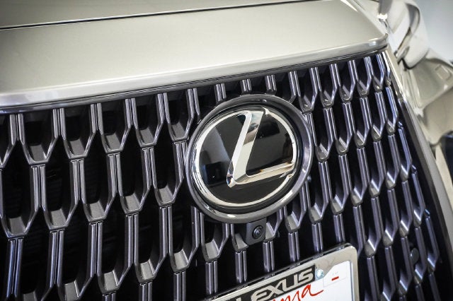 2026 Lexus NX 450h+ Luxury