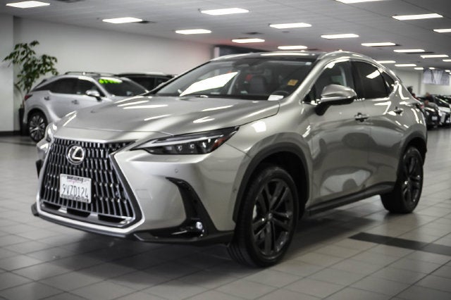 2026 Lexus NX 450h+ Luxury