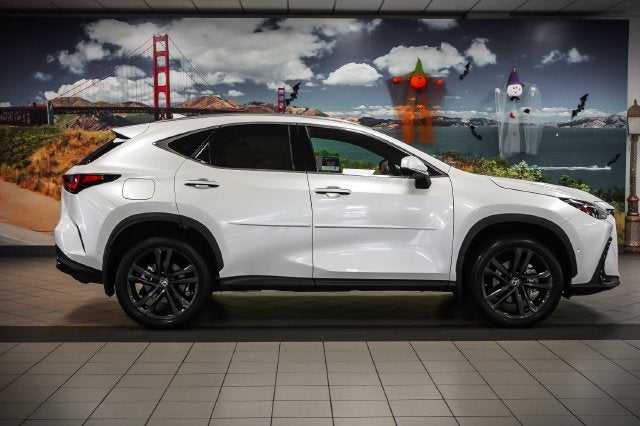 2023 Lexus NX 450h+ Luxury