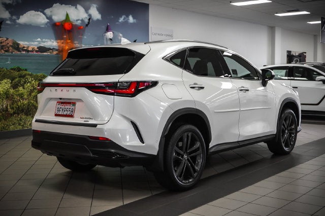 2023 Lexus NX 450h+ Luxury
