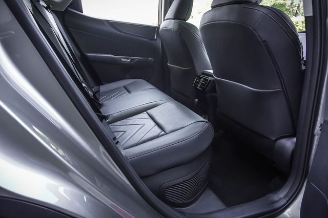 2025 Lexus NX 450h+ Luxury