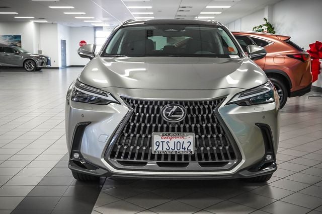2025 Lexus NX 450h+ Luxury