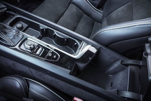 2018 Volvo XC60 T6 R-Design