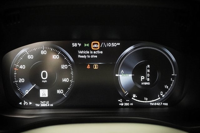 2019 Volvo XC60 Hybrid T8 Momentum