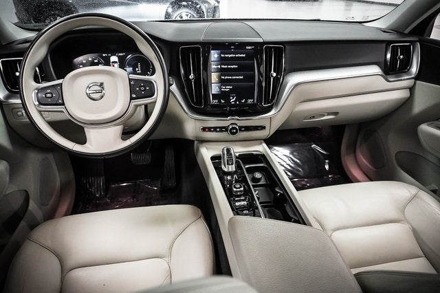 2019 Volvo XC60 Hybrid T8 Momentum