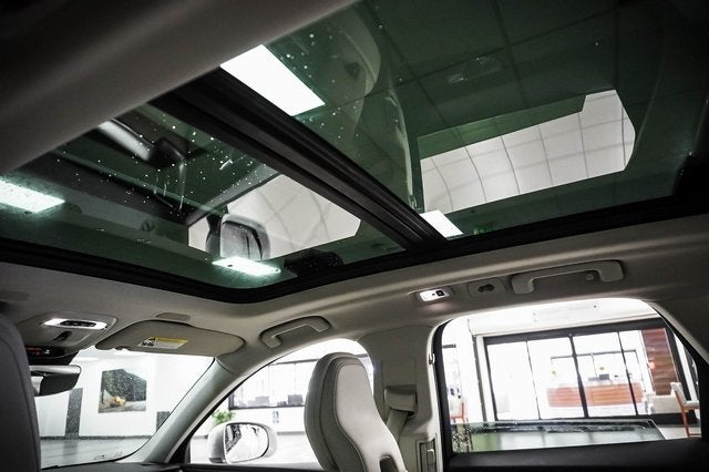 2019 Volvo XC60 Hybrid T8 Momentum