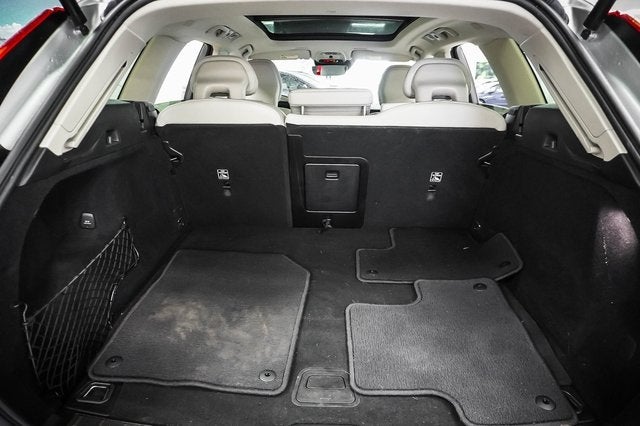 2019 Volvo XC60 Hybrid T8 Momentum