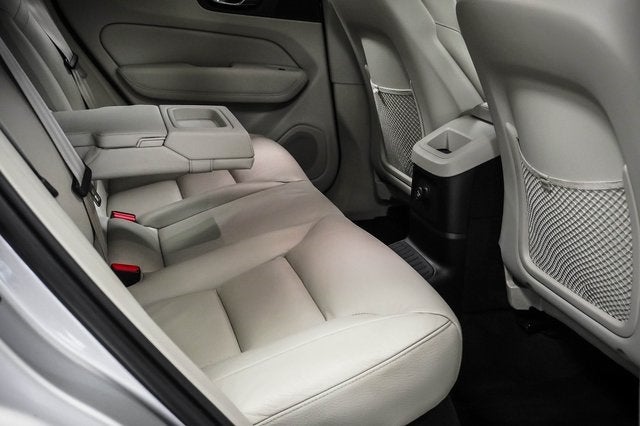 2019 Volvo XC60 Hybrid T8 Momentum